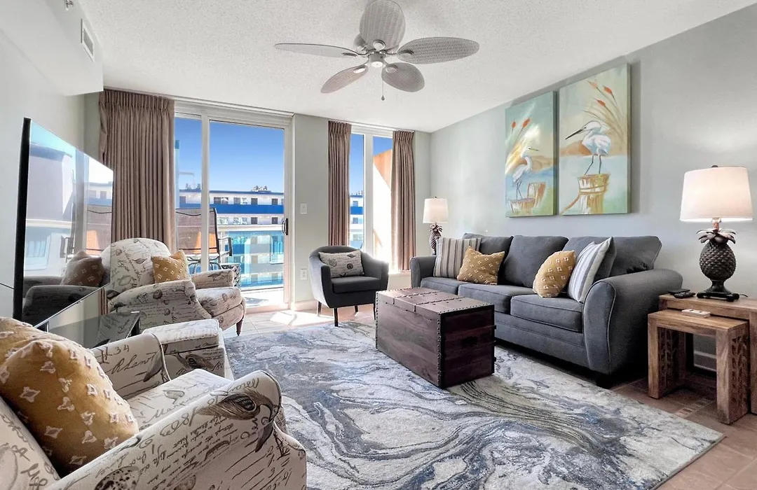 Malibu Pointe - 602-1