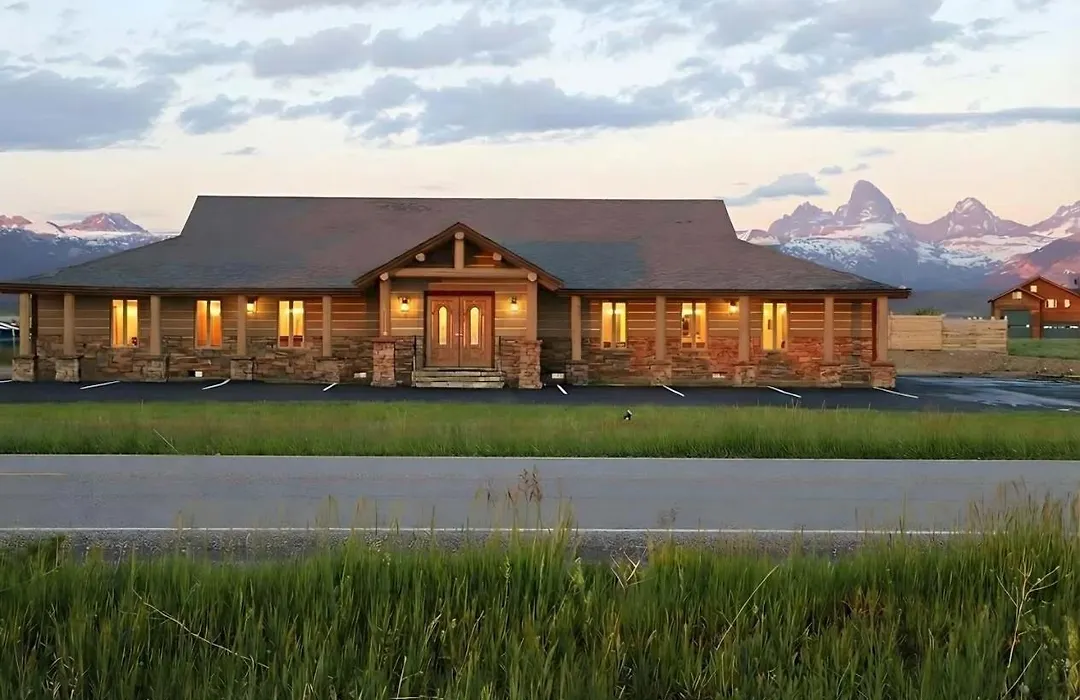 Teton Crest Lodge Sleeps 24 Ideal Reunion Spot-1