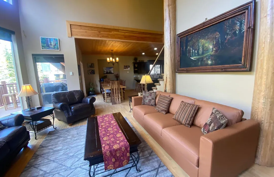 Morrisey Chalet At Sun Peaks-1