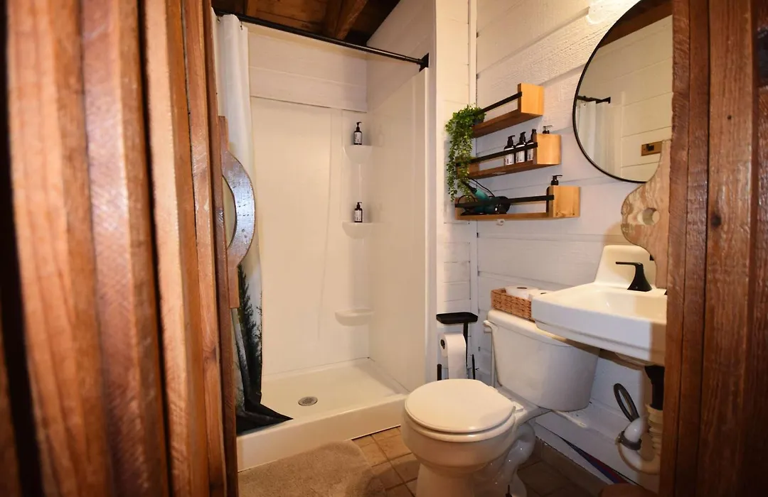 Buzzard Roost Cabin At Cabin Fever In Nc-1