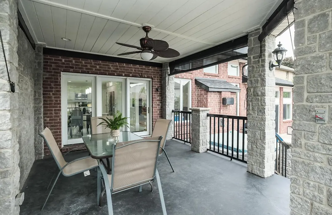 Windsor Luxury Oasis-1