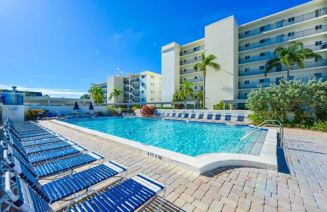 Crescent Royale Condominiums 311-1