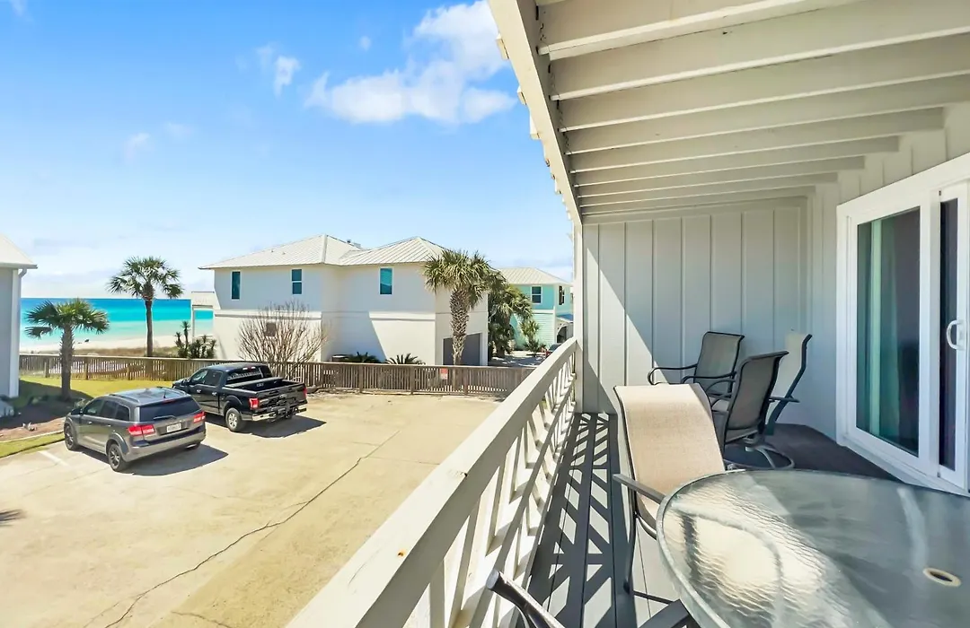 Shoreline Townhomes 10 L Steps To The Beach L Beautiful Views From 2Nd And 3Rd Balconies-1