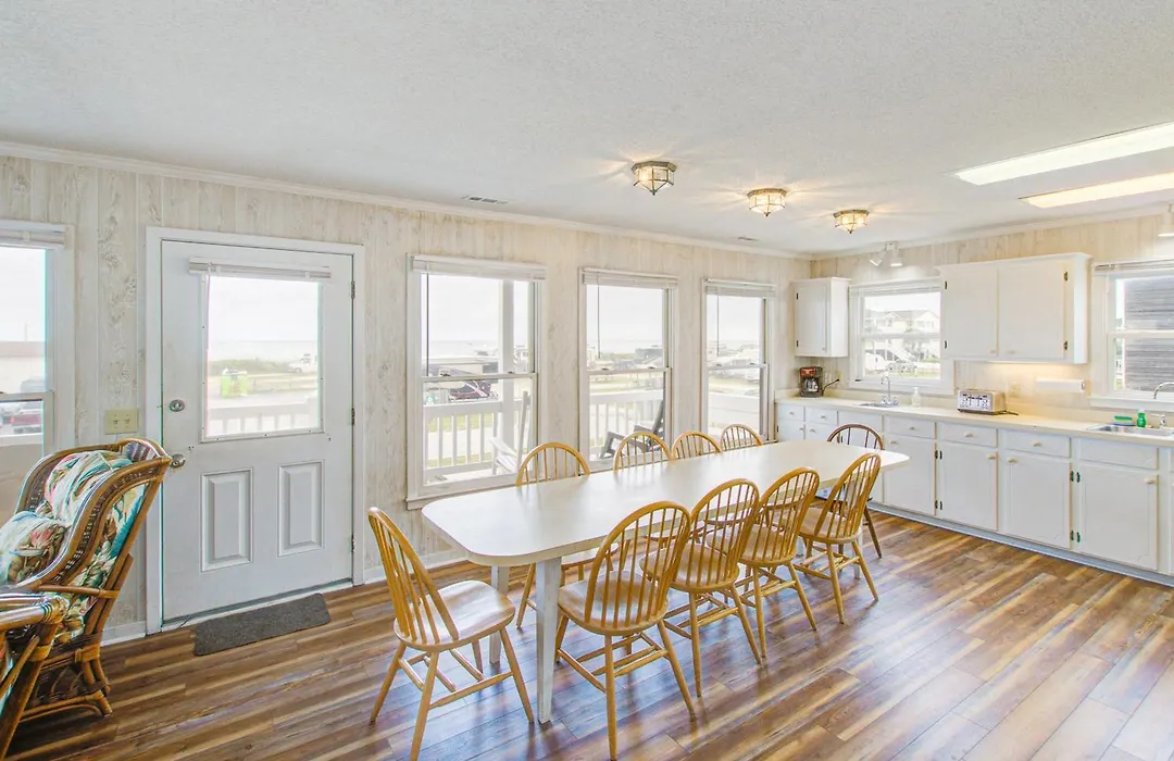 Hb180 Shiloh By The Sea-1