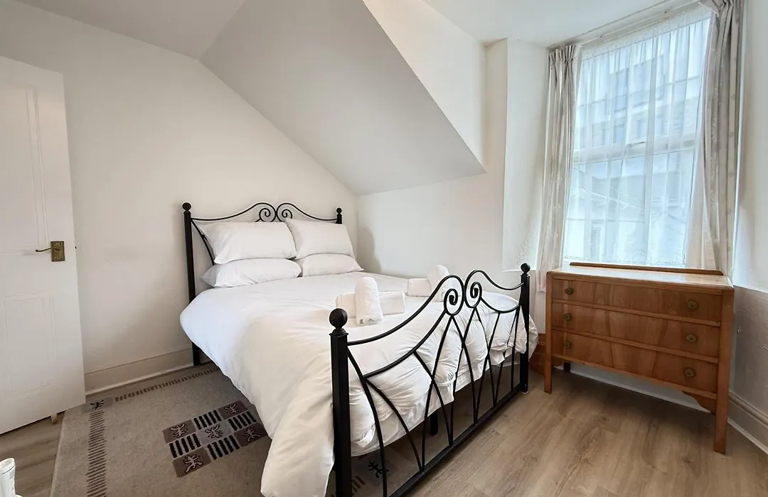Draycott Dreams Has Stunning Sea Views Across St Ives Bay & Harbour-1