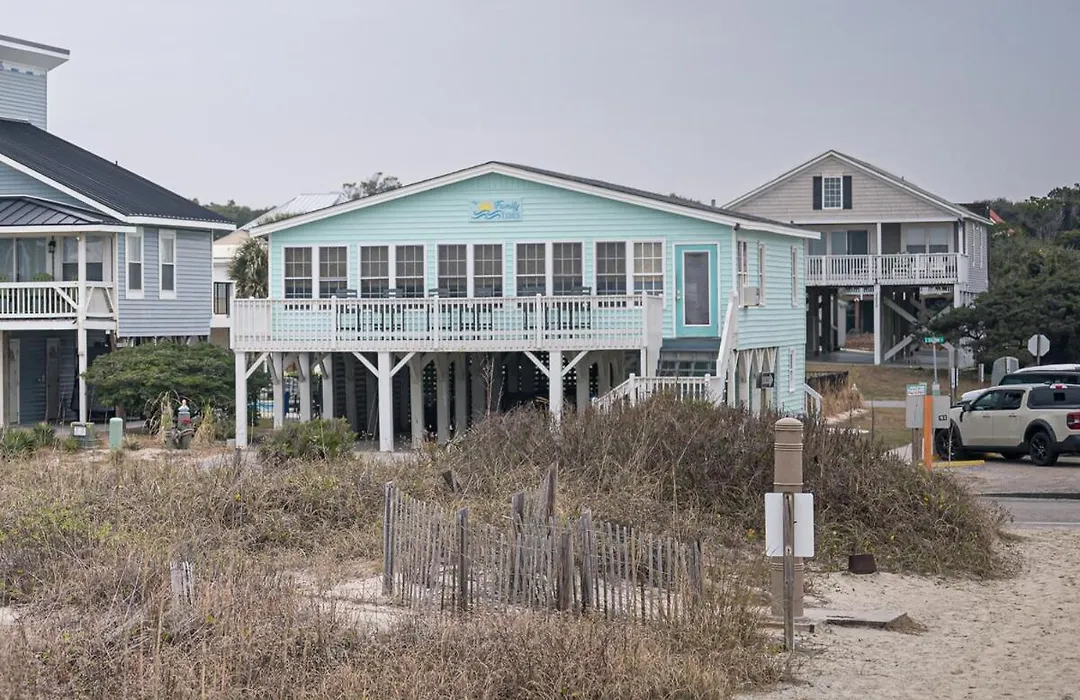 Family Tides! Steps To Sand, Pool! Fun For All!-1