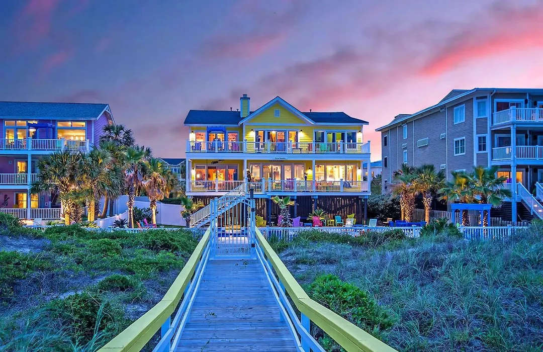 Casa Banana Oceanfront On Ocean Blvd, 6 Bd, Sleeps 20, Pool,Hot Tub, Elevator-1