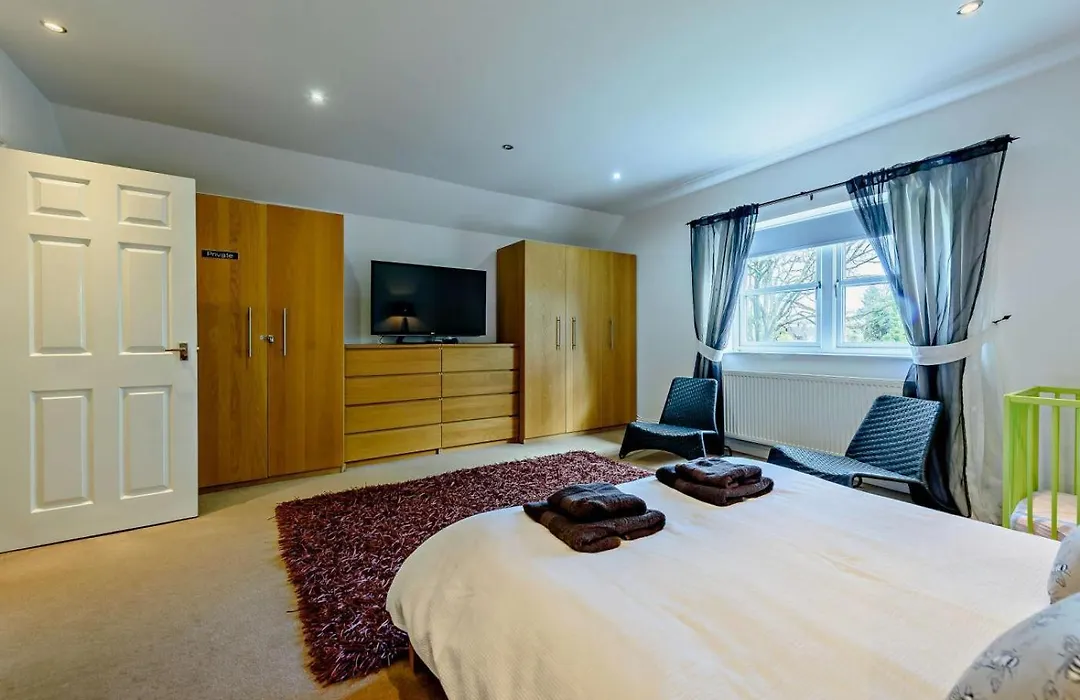4 Bed In Tenby Oc-T27576-1