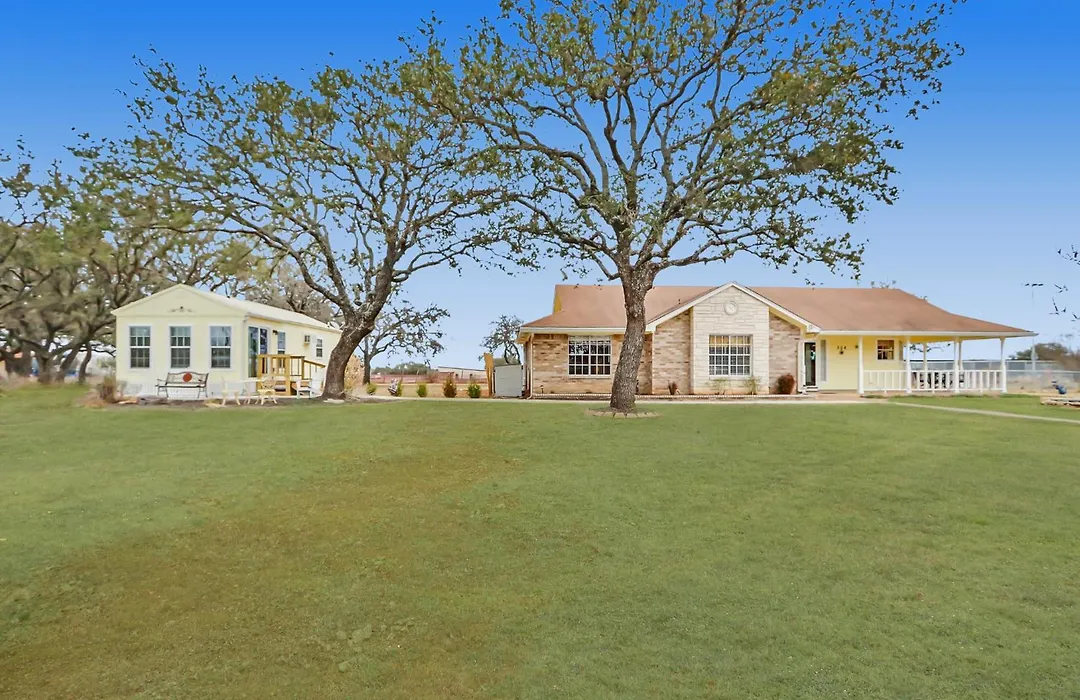 Karas Cottage-1
