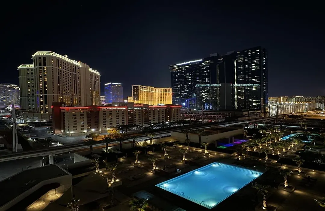 Mgm Signature 11Th Floor 2Br Combo Strip View No Resort Fee-1
