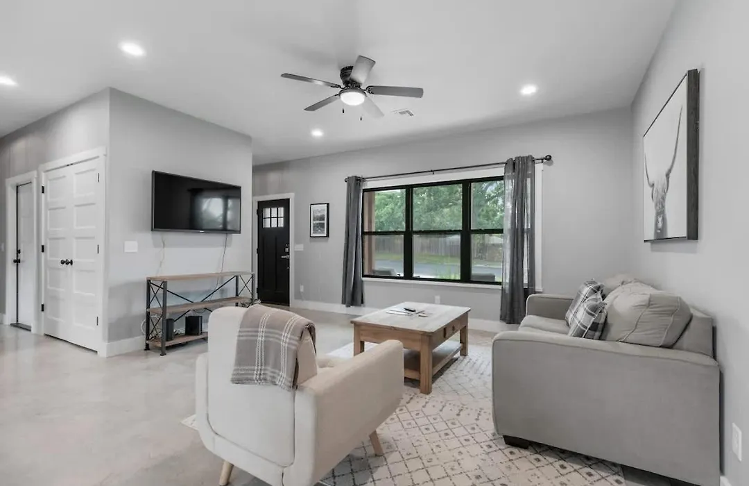 Luxury Home 3Blck From Main St With Firepit-1