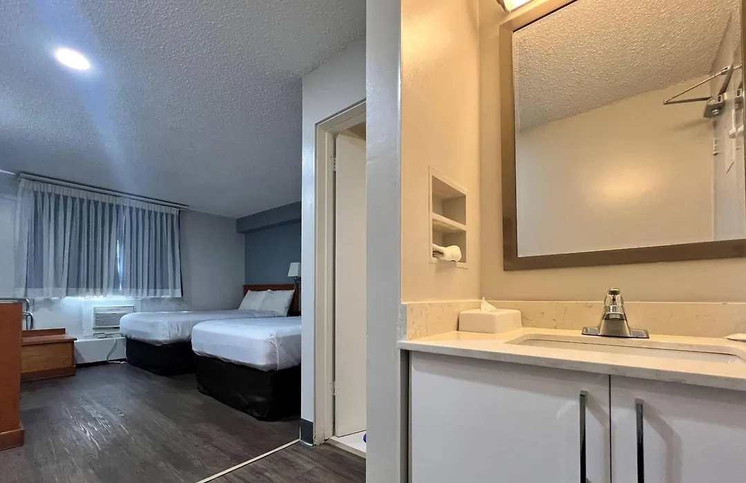 Econo Lodge Motel Village-1