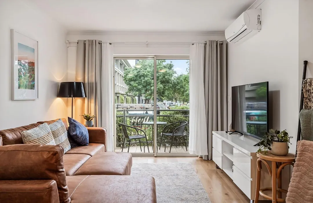 Carrington Views - 3 Bedrooms - Cbd - Parking-1