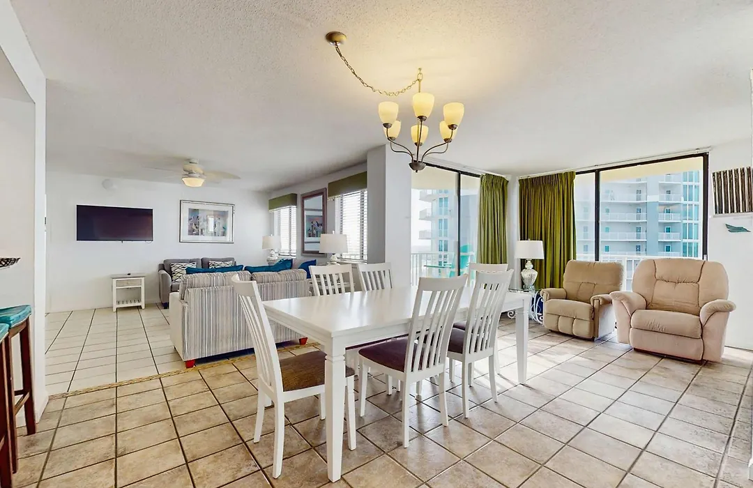 The Whaler 7B-1