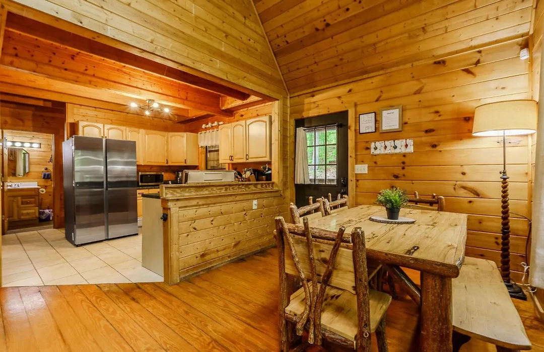 Great Smoky Mountains Cabin!, Secluded, Pet-Kid Friendly!-1