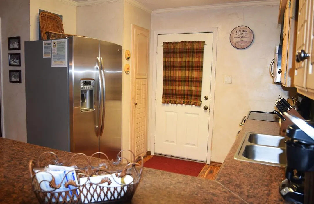 Claim Jumper Townhouse 16-1