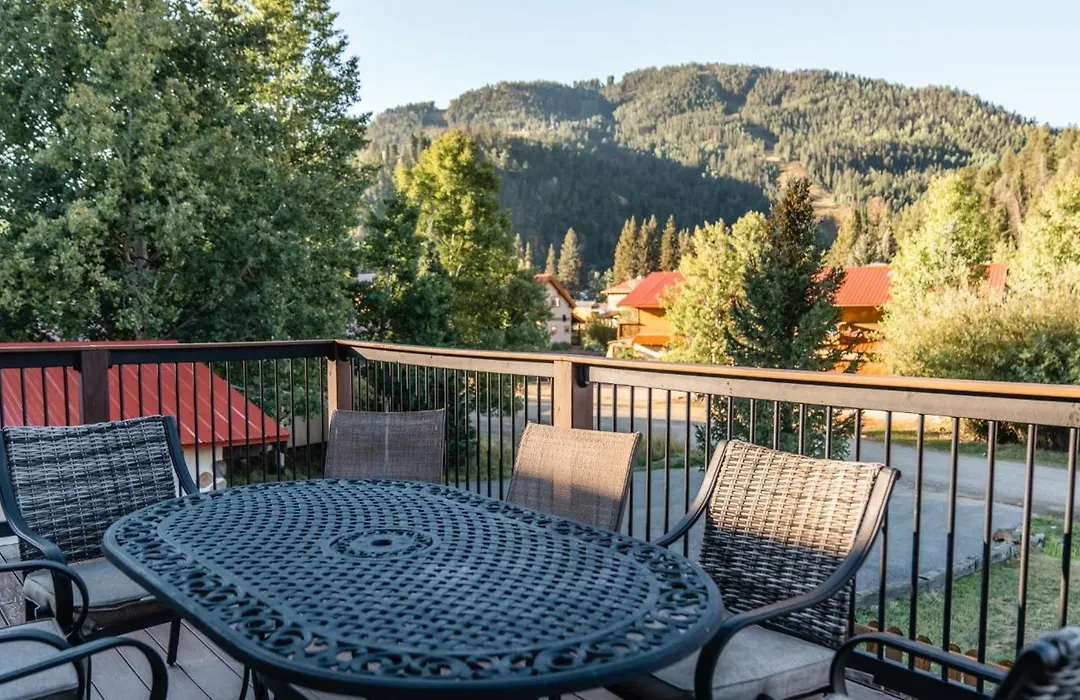 Caribel Trail Lodge-1