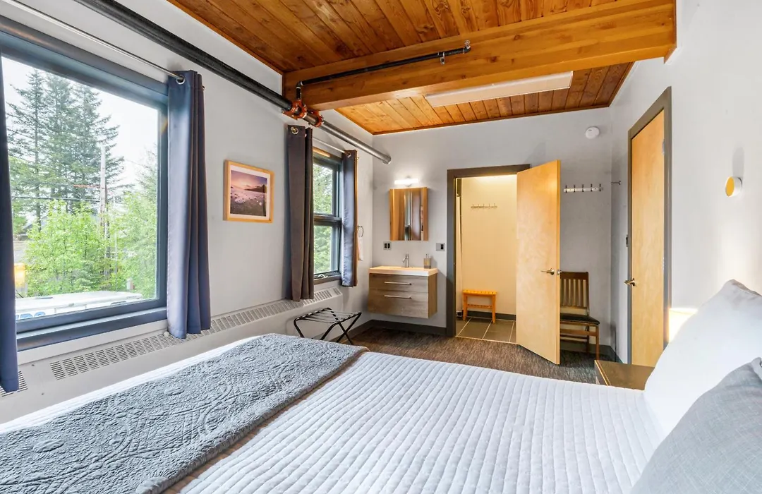 Seward Adventure Lodge-1