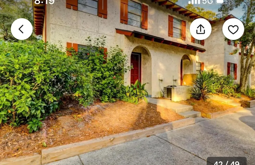 Pet Friendly | Pool | Tennis | Walk To Shops-1