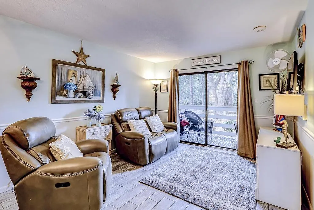 Fiddlers Cove 18B-1
