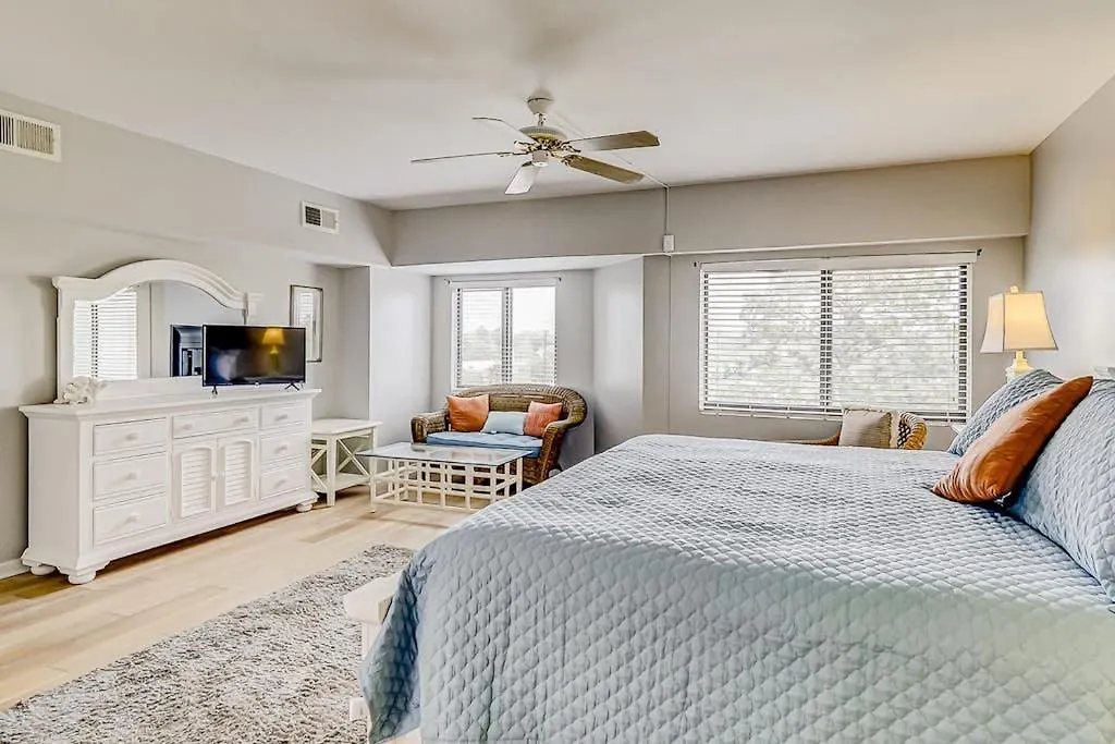 Forest Beach Villas 405-1