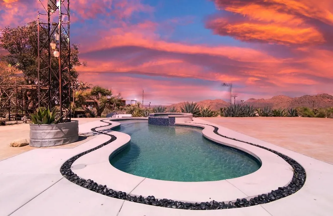 Desert Lily - Room 1 With Shared Pool Access-1