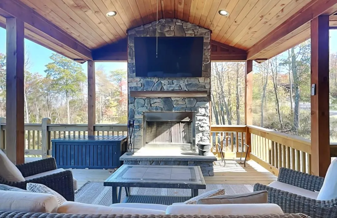 Mama Bear Lodge-1