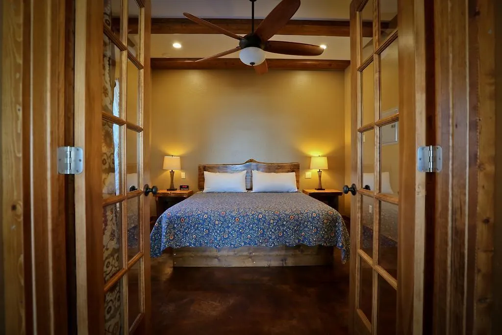 Baycrest Lodge-1