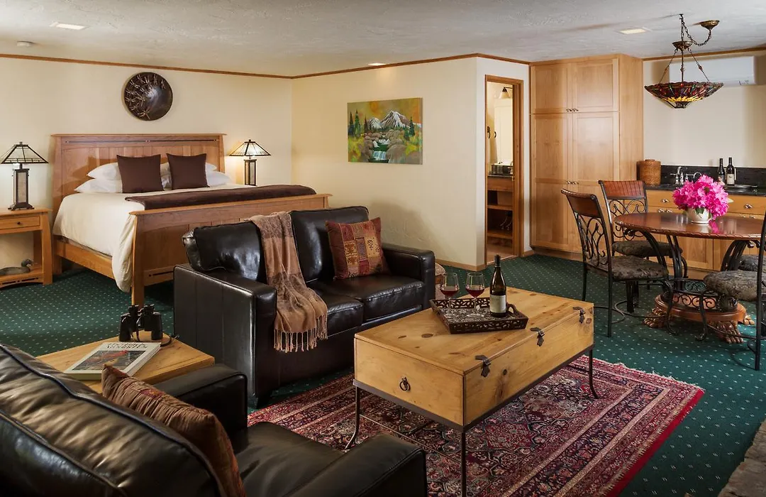 Eagle Rock Lodge-1