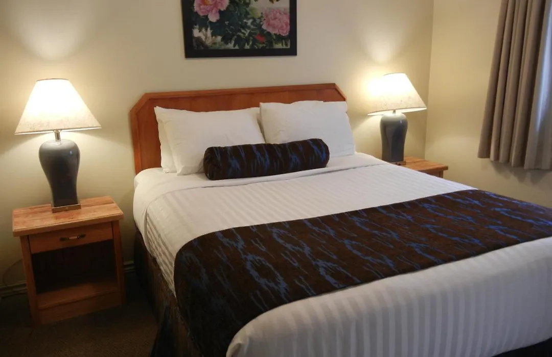 Slumberlodge Hotel-1
