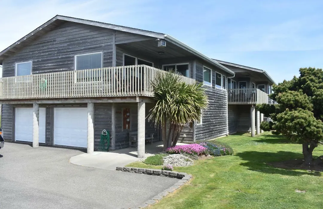 Coquille Point Condo-1