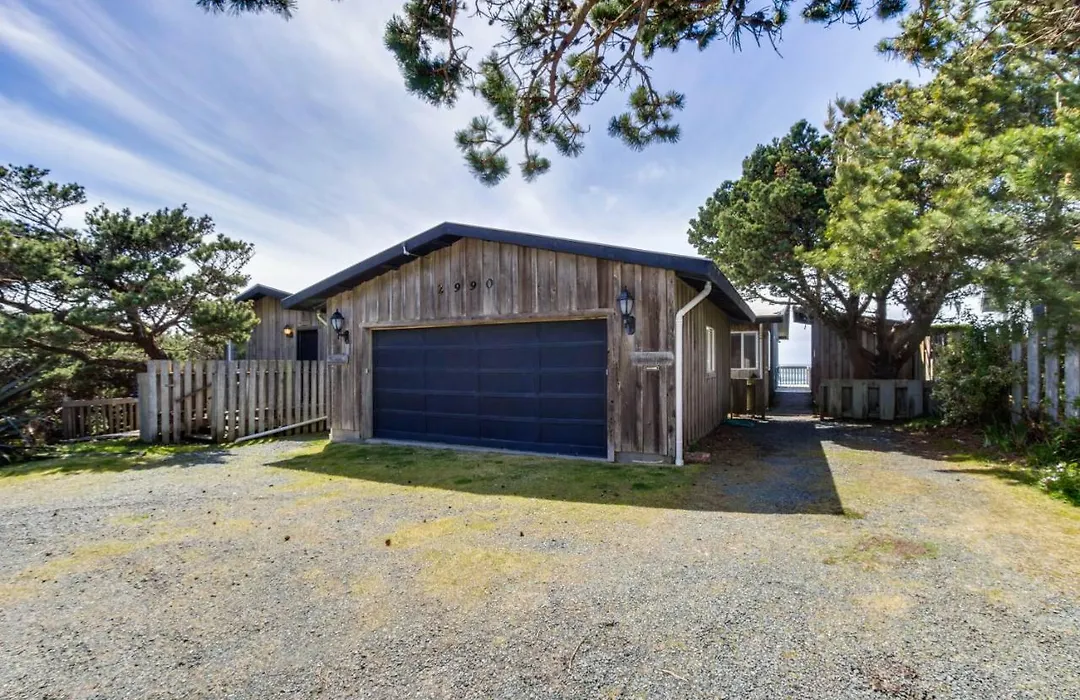 Spindrift Oceanfront Home-1