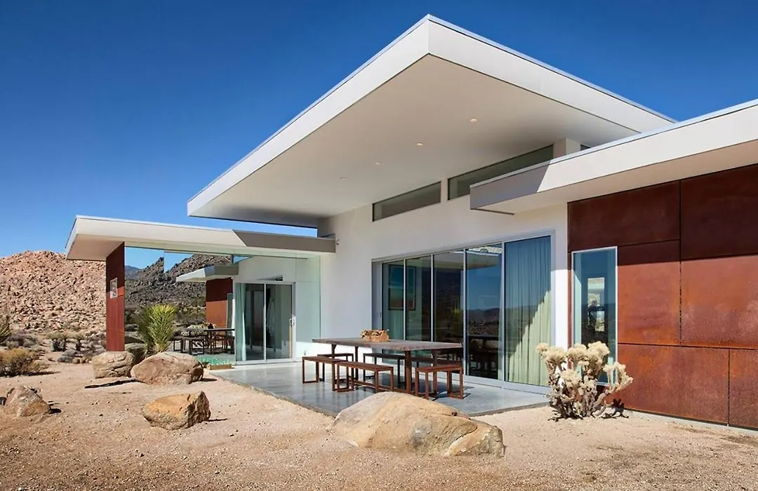 Skyhouse-1