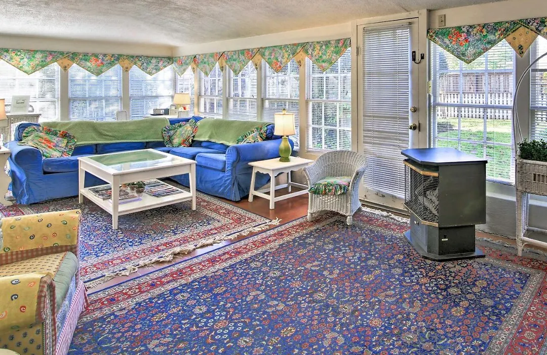 Walk To Main St Action! Spacious Historic Retreat-1