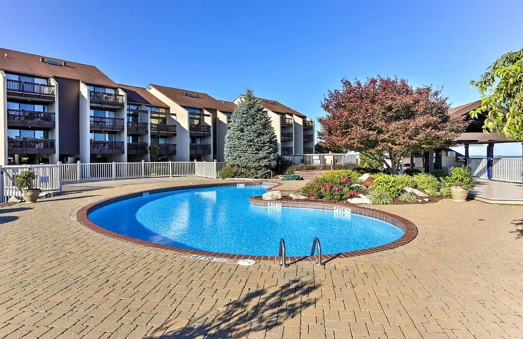 The Shores Condo W/ Beach Access < 2 Mi To Dtwn!-1