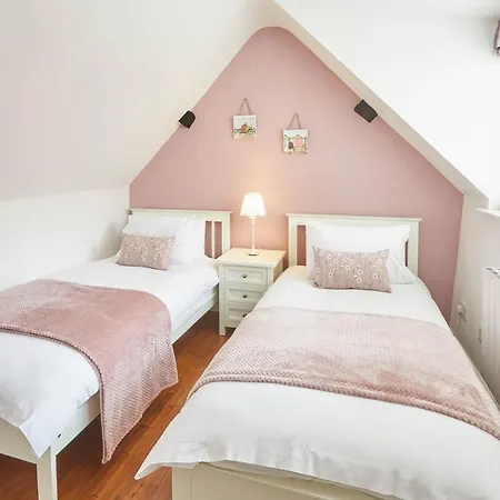 Host & Stay - Dolphin Cottage 1736-3