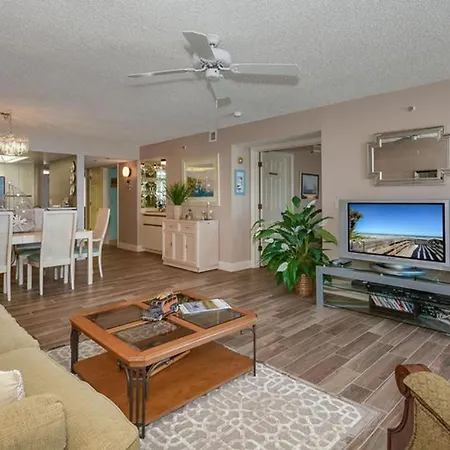 Oceanfront Paradise With Luxury Amenities | Tradewinds 706-3