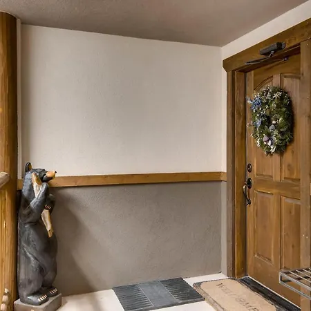 Corral At Breckenridge #102E - Access To Hot Tub - Close To Town-2
