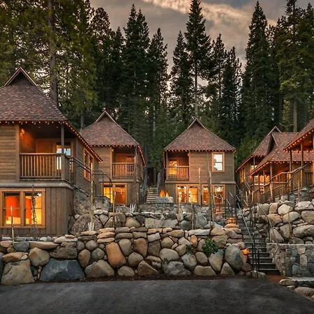 Cedar Crest - Chickadee Cottage 2-3