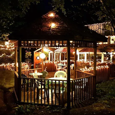 The Wilderness Inn: Chalets-3