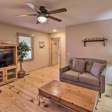 Beaver Lake Retreat W/ Game Room & Spacious Deck-3