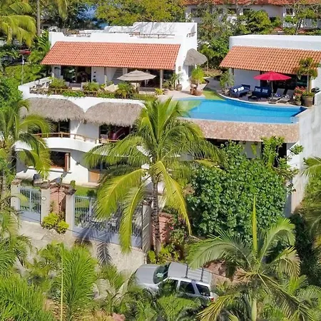 Villa Kiwi. Huge Pool, Steps To Town N Beach. 6 Plus Brm 7.5 Bth 3 Kcn-2