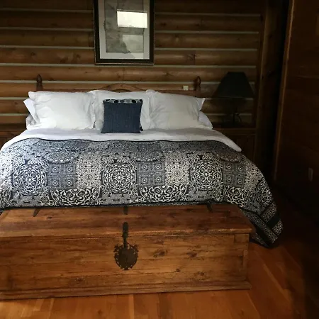 Cherokee Mountain Log Cabins-2