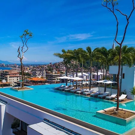 Pier 57 - 510 Luxury Rooftop 2 Bedroom Condo In Romantic Zone-3