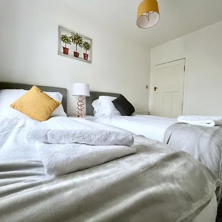 Kingsbridge Apartment-2