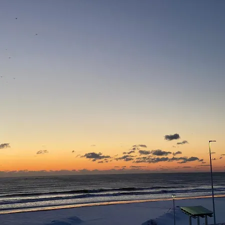 Ocean Front Condo In The Heart Of Hampton Beach-2