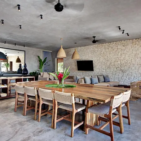 Beachfront Villa Soliman Bay 12-2
