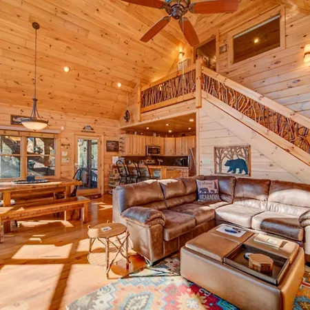 Can'T Bear To Leave - Mountain Views | Pet Friendly | Hot Tub | Pool Table | Arcade Game-2