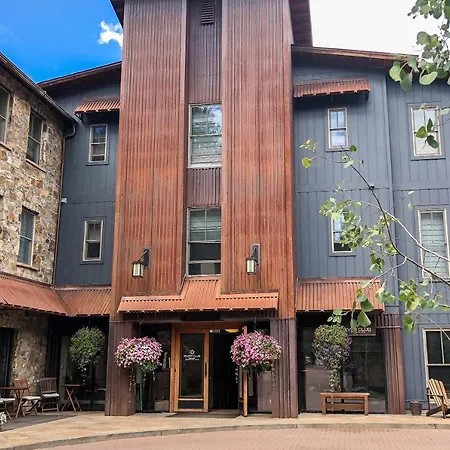 Affordably Priced 2 Bedroom - Riverclub2Br-3