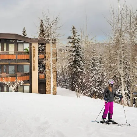 Laurelwood Condominiums 402-2